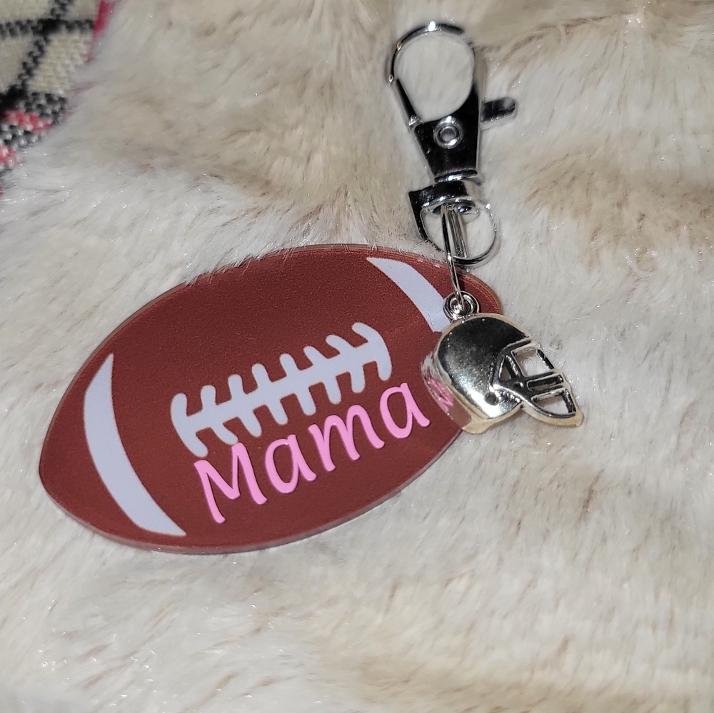 🏖 Mama football Keychain